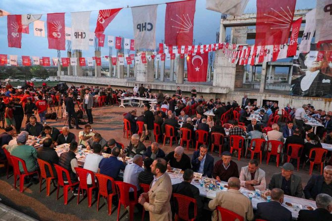 Chp Lideri Kemal Kılıçdaroğlu, Ankara’da İftar Yemeğine Katıldı