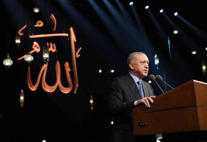 Cumhurbaşkanı Erdoğan: “Ayasofya-i Kebir Camii’ni Aslına Rücu Ettirerek Milletimiz Üzerinde Oynanan Kirli Oyunu Tümüyle Bozduk”