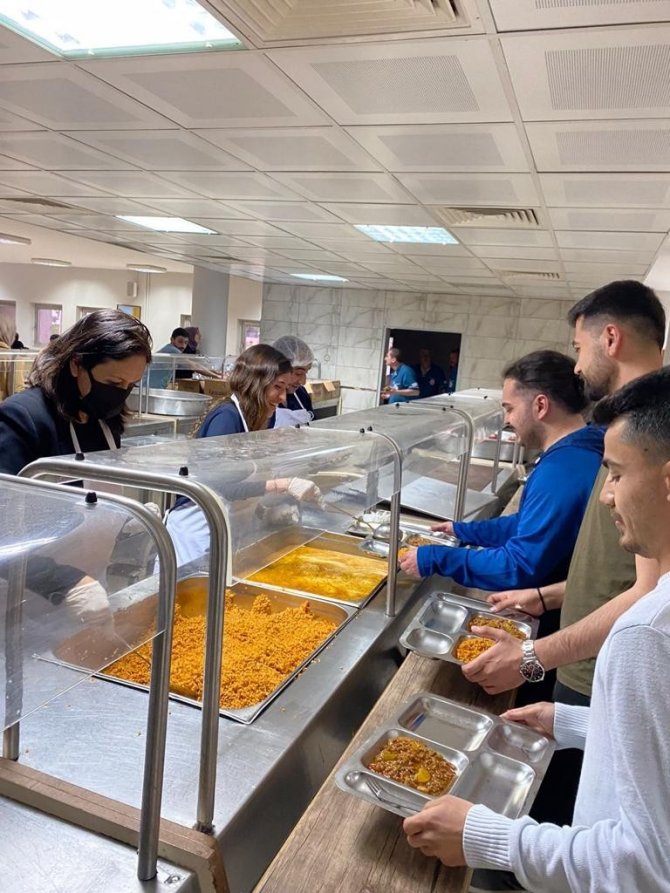 Fü Kadın Kolları Öğrencilerle İftarda Bulundu