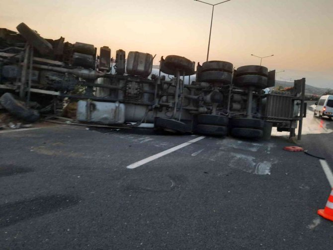 Elazığ’da Oksijen Yüklü Tanker Yan Yattı: 1 Yaralı
