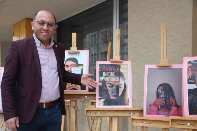 Bilecik’te ’İ̇nsan Yüzlü Kitaplar, Kitap Yüzlü İ̇nsanlar’ Adlı Fotoğraf Sergisi Büyük İlgi Gördü