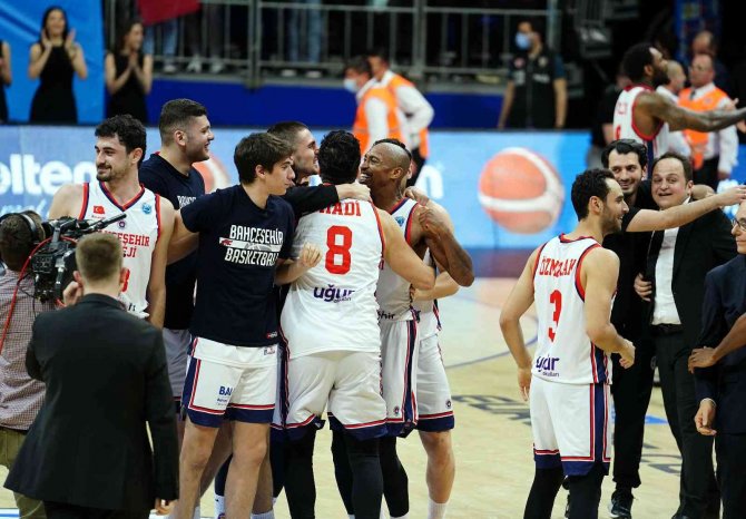 Fıba Avrupa Kupası: Bahçeşehir Koleji: 90 - Reggio Emilia: 74