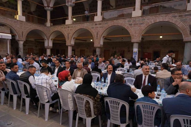 Şehzadeler Belediyesi Çalışanını Enflasyona Ezdirmeyecek