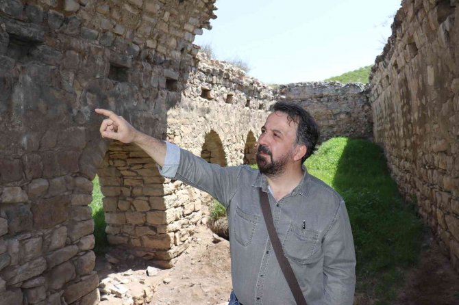 Selçukluların En Şaşalı Dönemine Ait Han 800 Yıldır Zamana Direniyor
