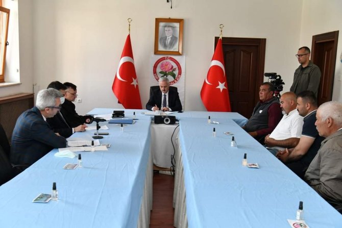 Vali Seymenoğlu: "Elektroşok Kullanmak Hainliktir”