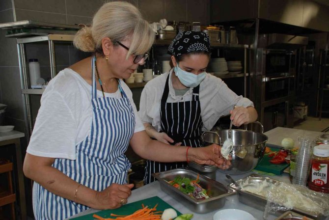 Aşçılık Programı Öğrencileri, Vegan Mutfağını Ustasından Öğrendi