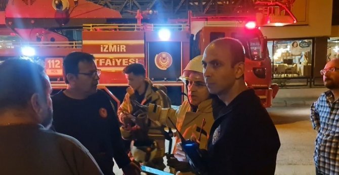 İ̇tfaiye Personeli Canlı Yayında Gazeteciye Böyle Saldırdı