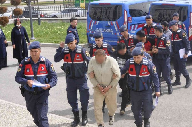 Karaman’da Hızlı Tren Hattından Döşeme Ray Çalan 4 Şüpheli Yakalandı