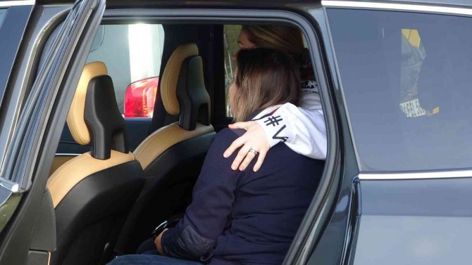 Kartal’da Lüks Otomobile Çarpan Lüks Cip Alev Alev Yandı