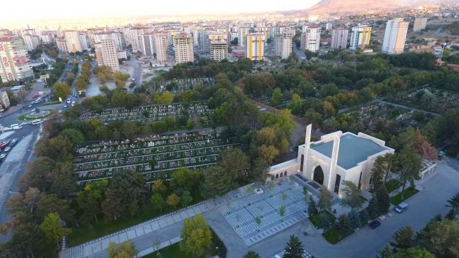 Büyükşehir’den Mezarlıklarda Bayram Hazırlığı