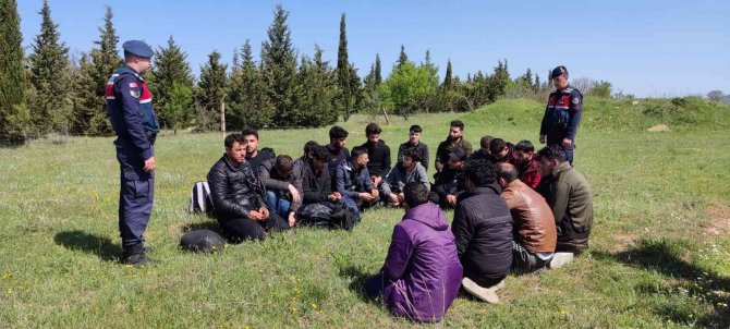 Kırklareli’nde 156 Kaçak Göçmen Yakalandı: 6 Organizatör Tutuklandı