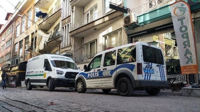 Evinde Bıçaklanarak Öldürülen Kadının Katil Zanlısı Tutuklandı