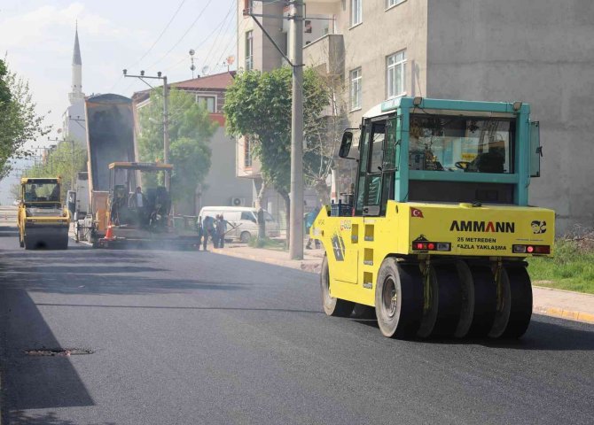 Atatürk Bulvarı’na Asfalt Serildi