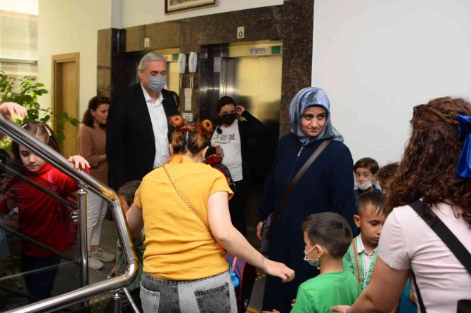 “Kostüm Odası” Minik Tiyatro Severlerle Buluşmaya Devam Ediyor