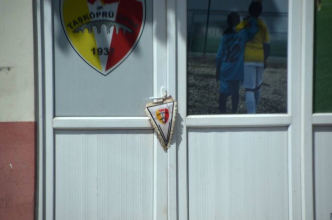 Bölgesel Amatör Lig Takımının Kulüp Binasına Kumar Baskını: Bina Mühürlendi