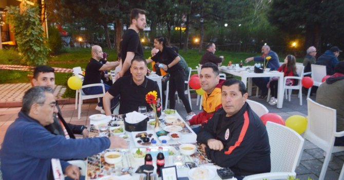 Galatasaraylılar İftarda Bir Araya Geldiler