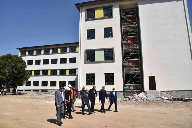 Vali Deniz Okul İnşaatlarını Yerinde İnceledi