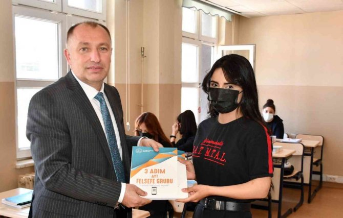 Meb’den Öğrencilere Ücretsiz Kaynak Kitap