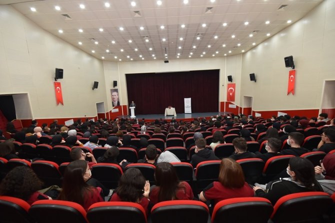 Rektör Ünal: “Z Kuşağının Teknolojiye İlgisini Başarıya Dönüştürmek İstiyoruz”