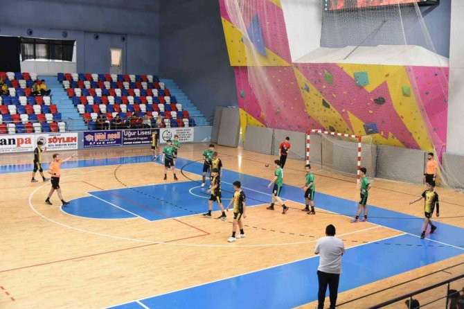 Yıldızlar Hentbol Türkiye Şampiyonası Zonguldak’ın Ev Sahipliğinde Sürüyor
