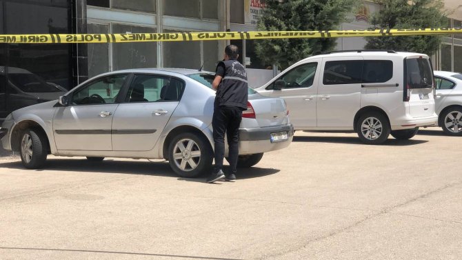 Kardeşi İle Yeğeninin Silahlı Saldırısına Uğrayan Tüccar Hayatını Kaybetti