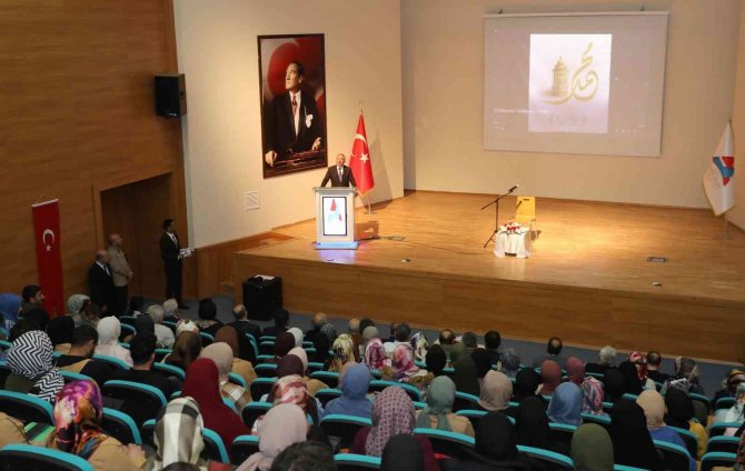 Ağrı’da Kadir Gecesi Programı Düzenlendi