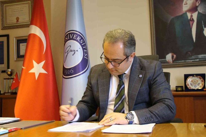 Bilim Kurulu Üyesi Prof. Dr. İ̇lhan: “Artık Bu Bayram Bir Arada Olma Zamanı”