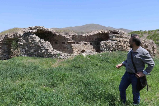 Selçukluların En Şaşalı Dönemine Ait Han 800 Yıldır Zamana Direniyor