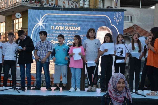 Sındırgı’da Geleneksel Çocuk İftarı