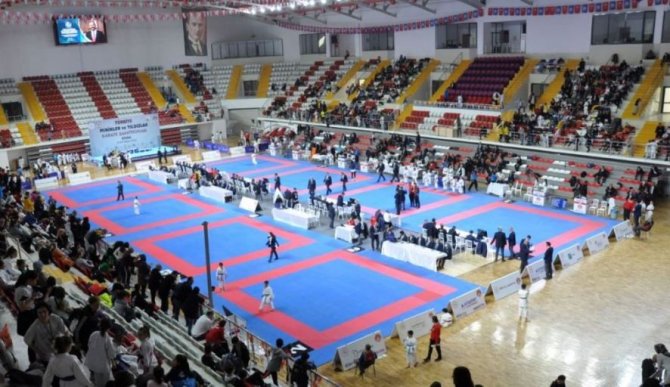 Afyonkarahisarlı Karatecilerden Sivas’ta Büyük Başarı