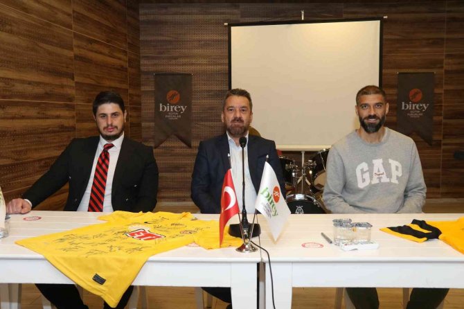 Başkan Şimşek Ve Kaptan Sezgin Coşkun Lise Öğrencileriyle Bir Araya Geldi
