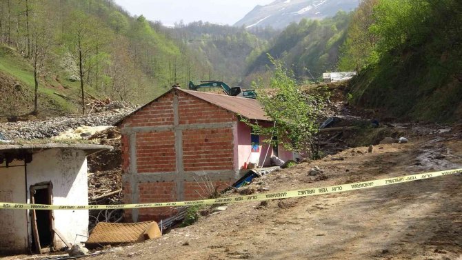Çamur Afetinin İzleri Siliniyor
