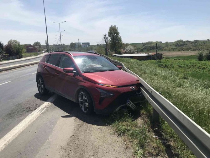 Demir Bariyerlere Çarparak Durabildi