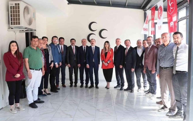 Bakan Muş’tan Üniversite Arkadaşı Mhp İ̇l Başkanı Garip’e Ziyaret