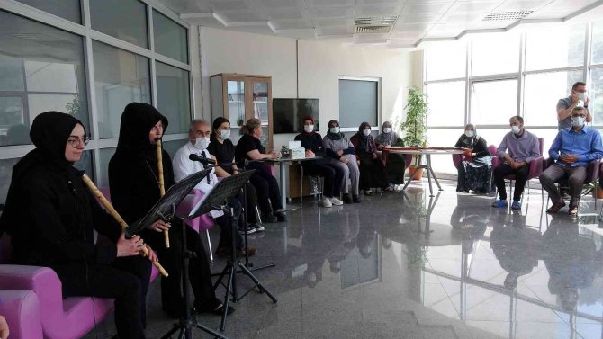 Hastalara Ney Dinletisi