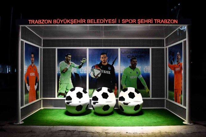 Trabzon’da Spor Temalı Duraklar İlgi Çekiyor
