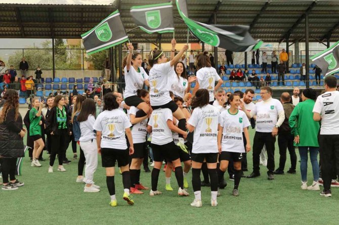 Şampiyonluk Yaşayan Horozkentspor, Maddi İmkansızlıklarla Boğuşuyor