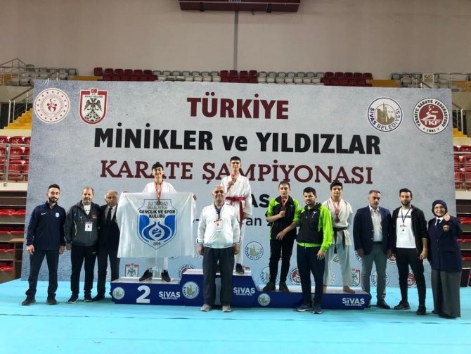 Kayserili Karateciler Sivas’tan Derece İle Döndüler