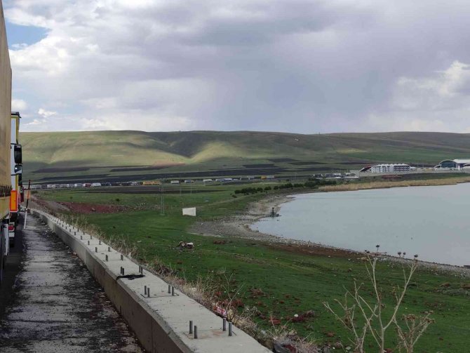 Aktaş Gümrük Kapısında Tır Yoğunluğu