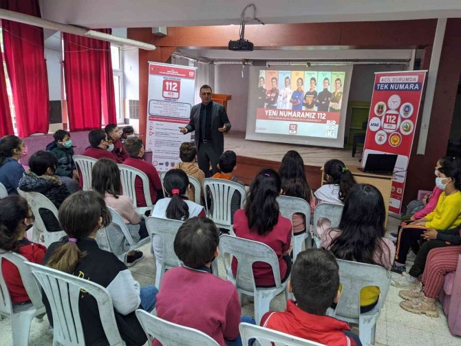 Uşak 112 Acil Çağrı Merkezi Okullarda Eğitim Veriyor