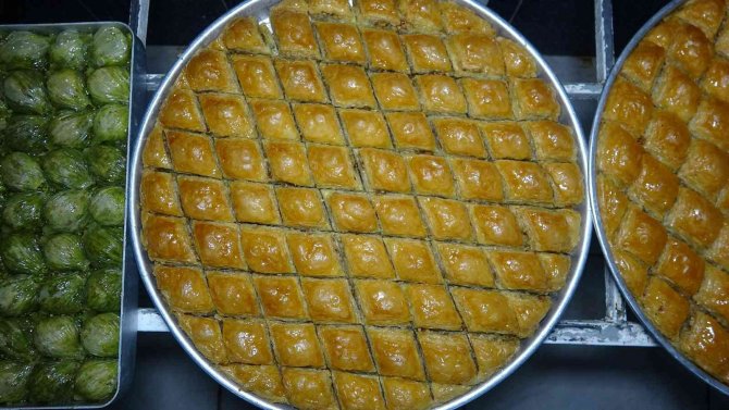 Van’da Bayramın ‘Tatlı Telaşı’ Başladı