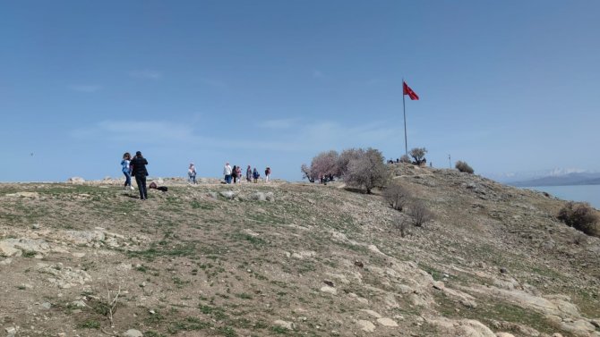 Akdamar Adası’nı 4 Ayda 26 Bin 380 Kişi Ziyaret Etti