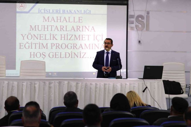 İ̇pekyolu’ndaki Muhtarlara Hizmet İçi Eğitim Semineri