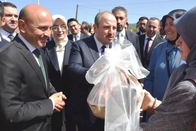 Bakan Varank’tan Girişimci Altınovalı Kadınlara Tam Destek