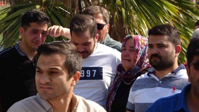 Ticari Taksi Ortadan İkiye Bölündü, Genç Sürücü Olay Yerinde Hayatını Kaybetti