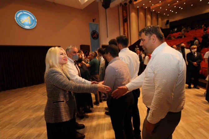 Aü’de Erken Bayramlaşma