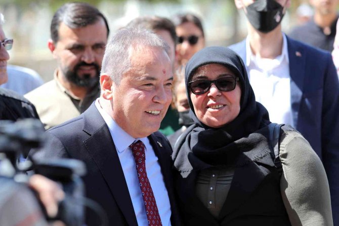 Böcek: "Asgari Ücret Alamayan Vatandaş Da, Aynı Bölgeye Gelip Villa Yapan Vatandaş Da Suya 9 Lira Ödüyor. Bunun Dengelerini Kuracağız"