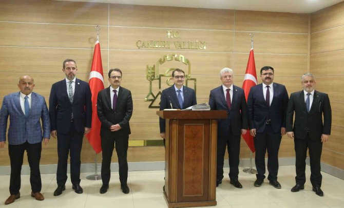Enerji Ve Tabii Kaynaklar Bakanı Dönmez, Çankırı İ̇l İ̇stişare Toplantısına Katıldı