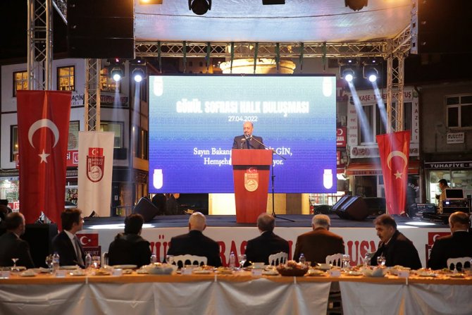Bakan Bilgin İftarda Bin 500 Kişilik Gönül Sofrasına Konuk Oldu