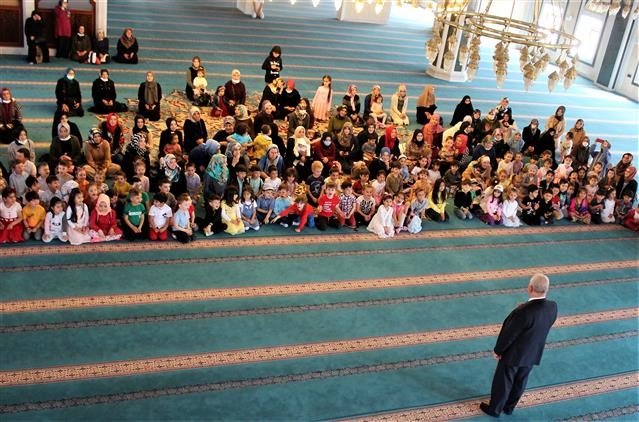 Çocuklar Camide Hem Eğlendi Hem Öğrendi